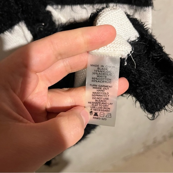 Two By Vince Camuto Black White Striped Long Sleeve Button Front Cardigan Sz XS - Picture 4 of 7